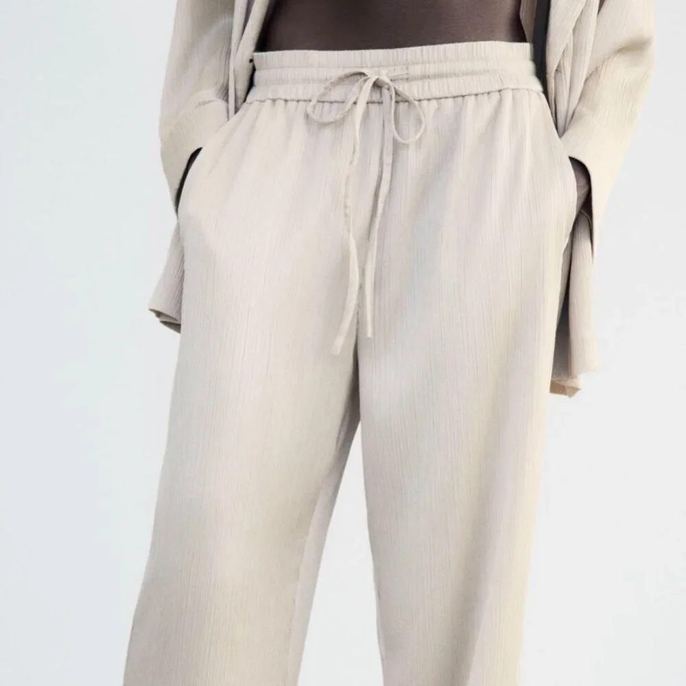 ZARA Women's Wrinkle Look Wide Leg Pants(Sand, US L/EUR L) - Picture 2 of 10